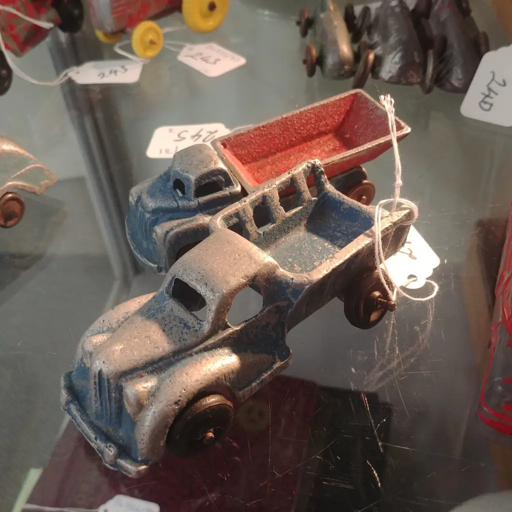 2 FUN HO TRUCKS Image 1++