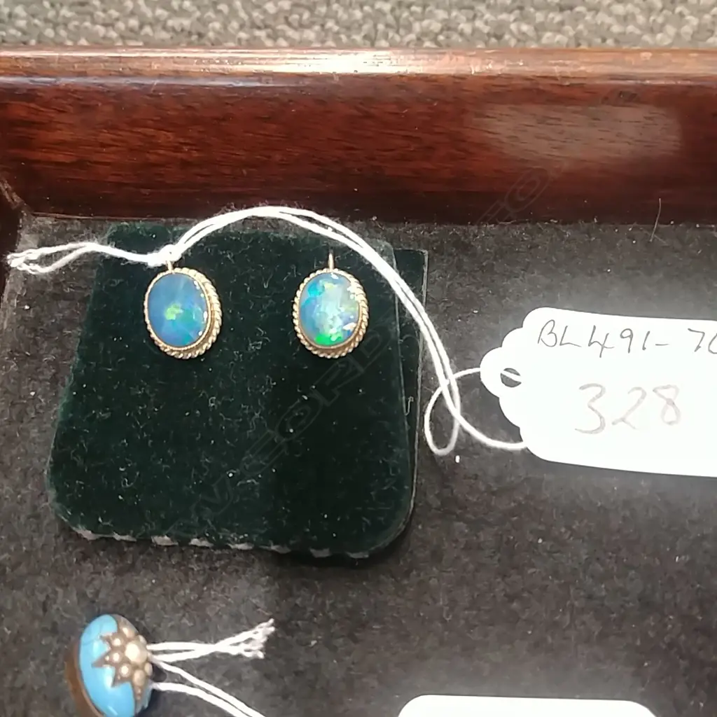 9CT GOLD AND OPAL EARRINGS Image 1++