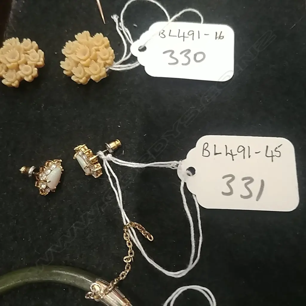 OPAL AND DIAMOND PASTE EARRINGS Image 1++