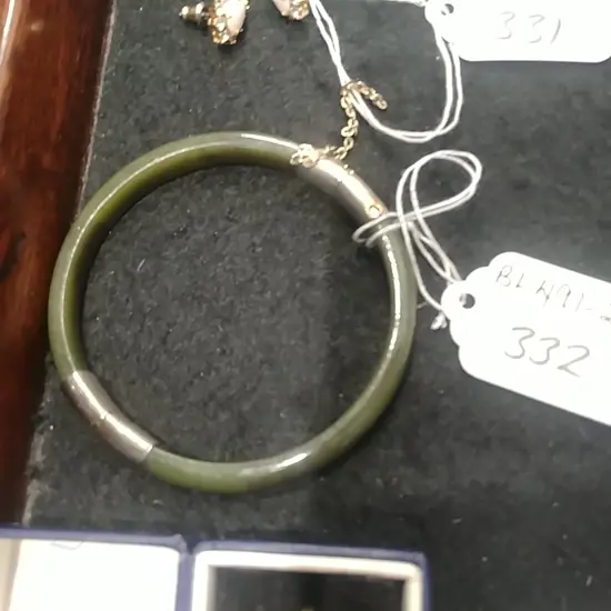 JADE BANGLE