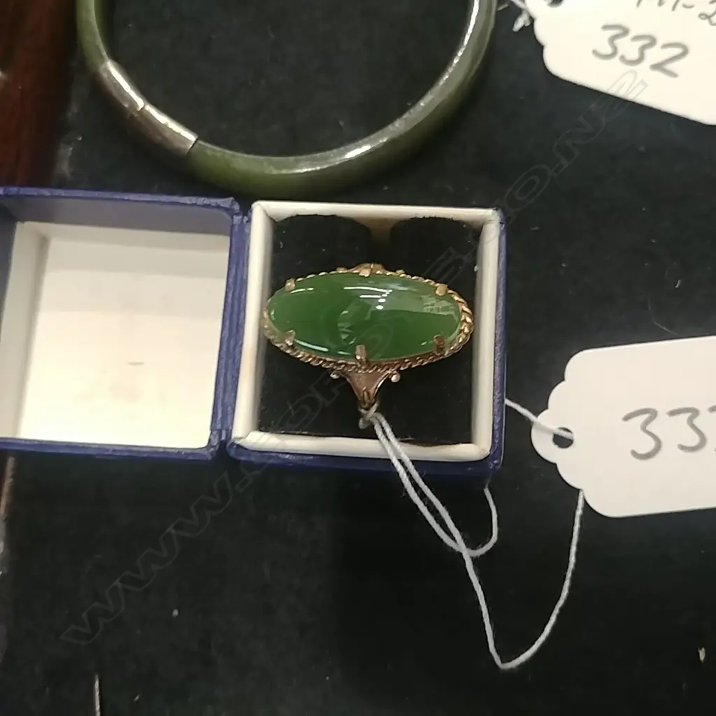 9CT GOLD & JADE RING (WS) Image 1++