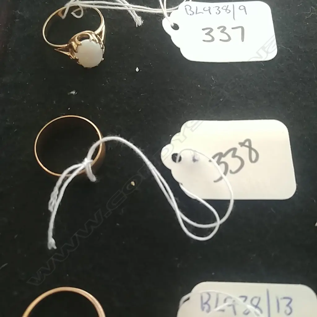 18CT Y/GOLD WEDDING BAND Image 1++