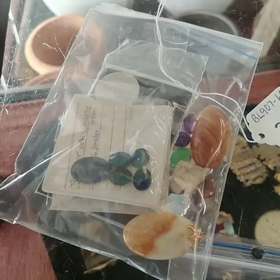 BAG OF UNSET OPAL DOUBLETS & OTHER STONES (WS)