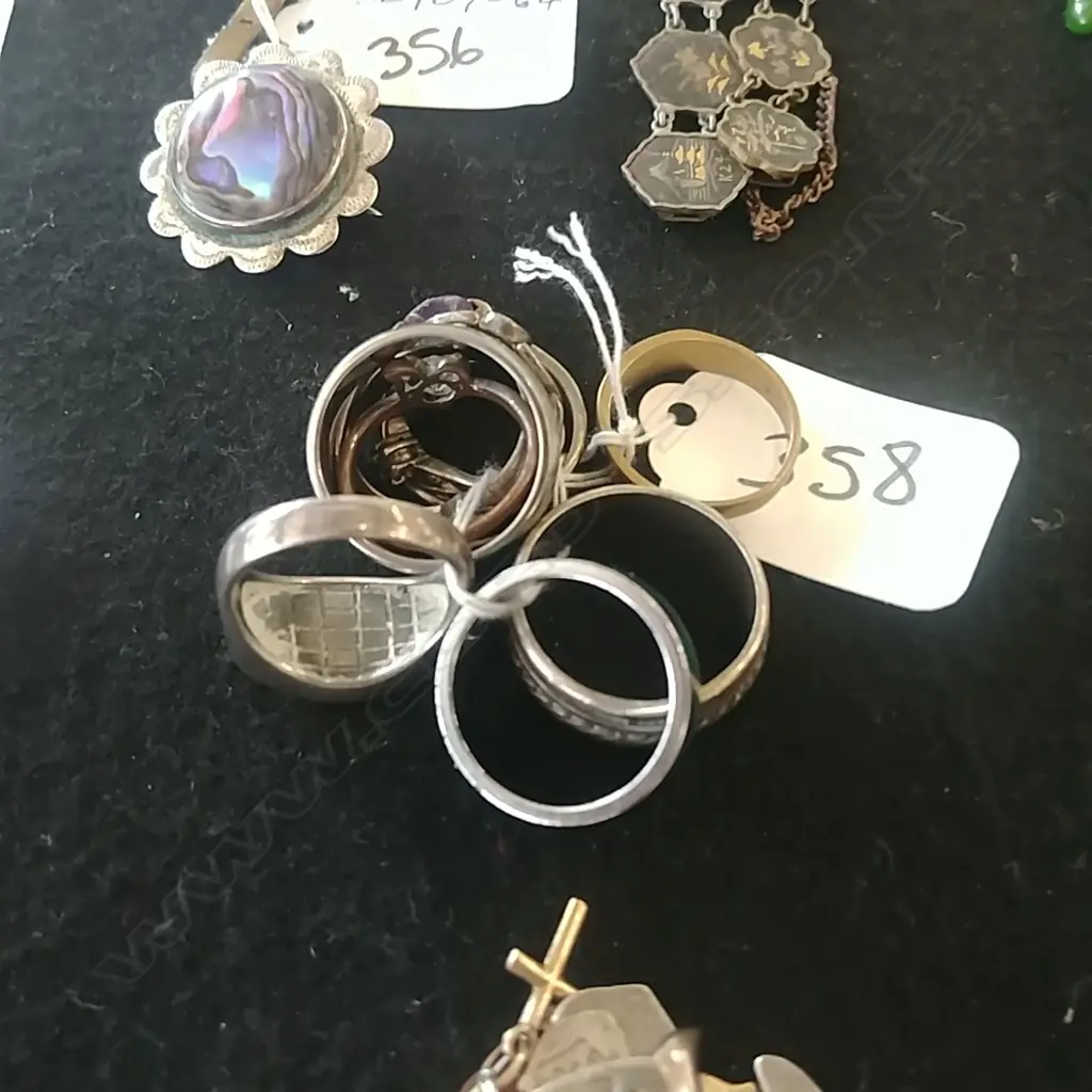 TEN ASSORTED SILVER AND OTHER METAL RINGS (RF) Image 1++