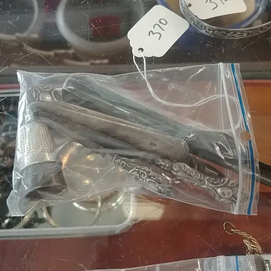 7 VINTAGE SILVER & PLATE ITEMS: VANITY ETC