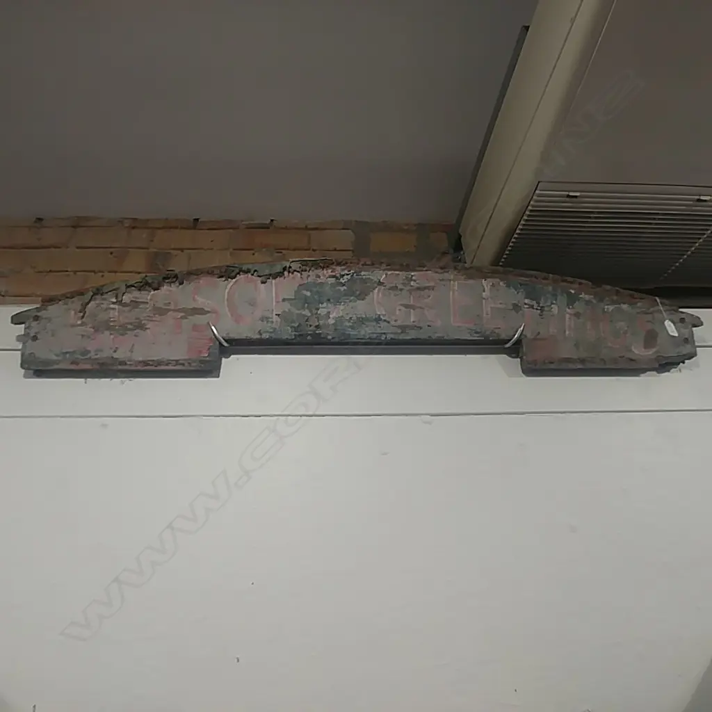 COLONIAL DISTRESSED WOODEN STREET SIGN   Image 1++