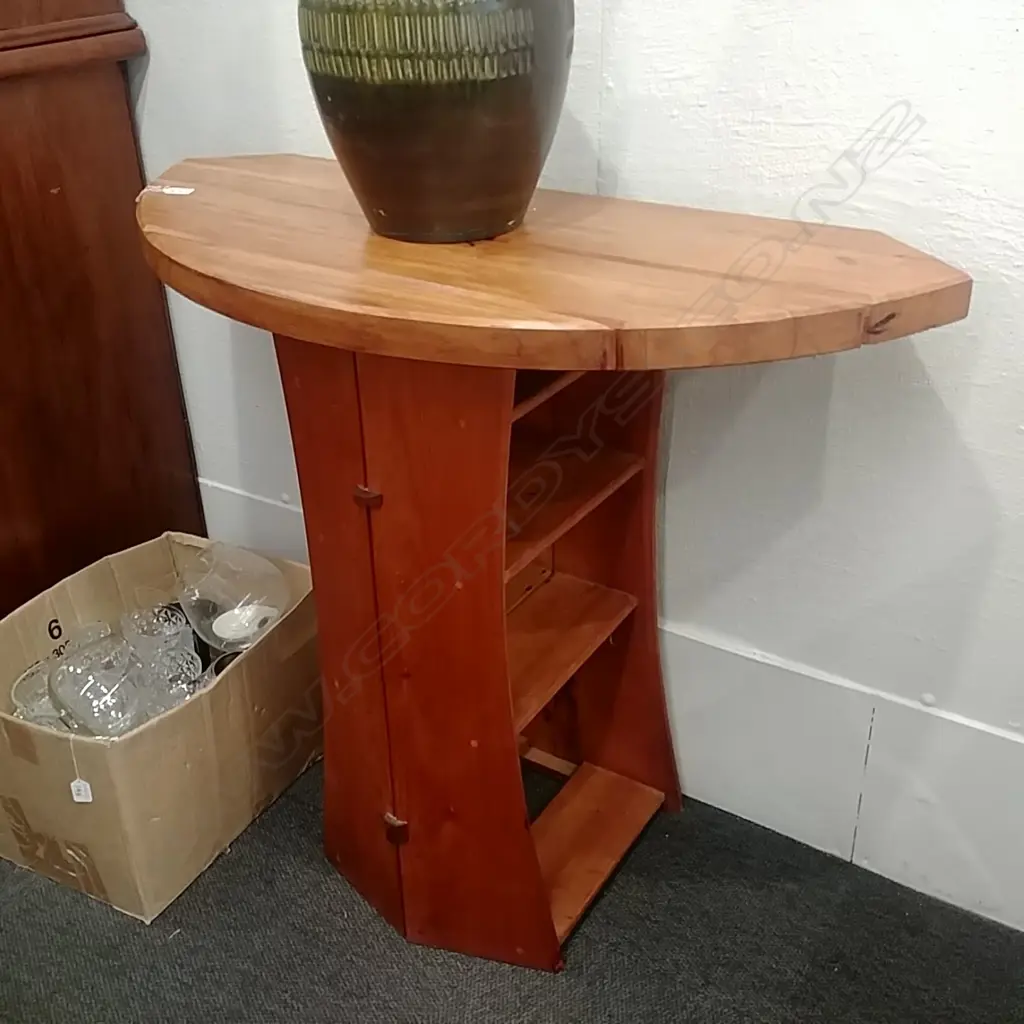 RIMU & KAURI HALL TABLE  Image 1++