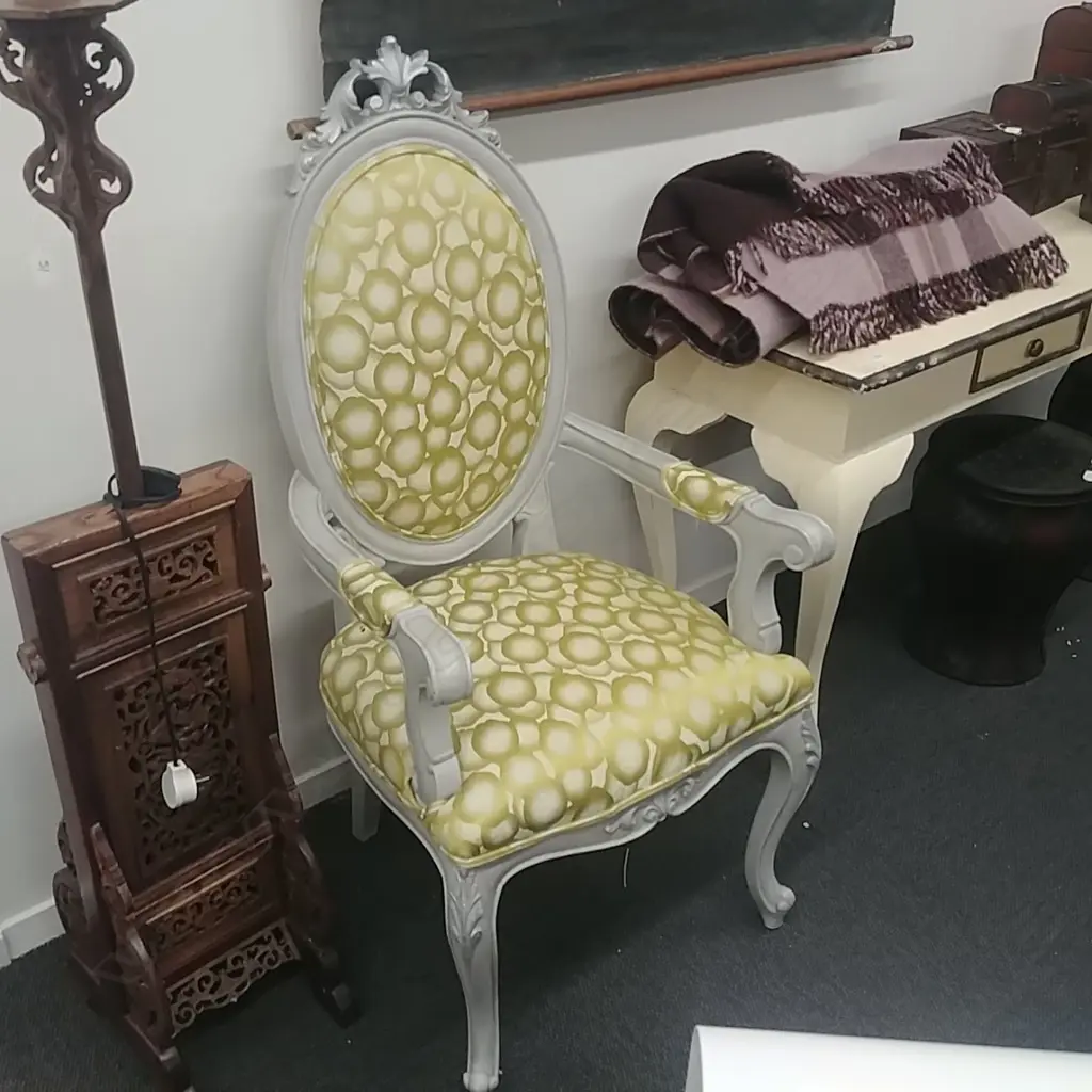 PR FRENCH STYLE CHAIRS Image 1++