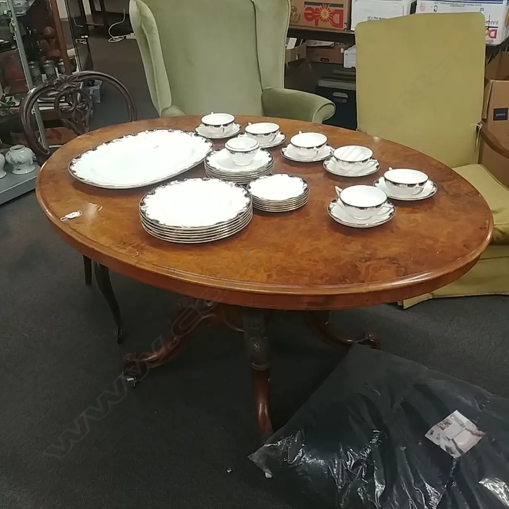 VICT LOO TABLE Image 1++