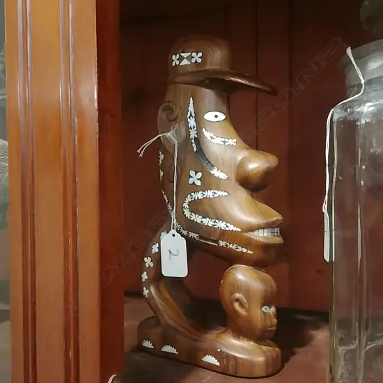 SOLOMAN ISLAND CANOE PROW