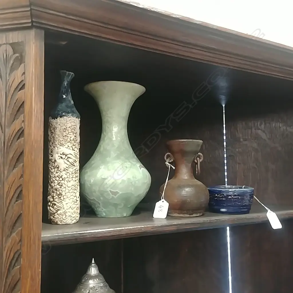4 PIECES OF POTTERY - 3 VASES + BOWL Image 1++