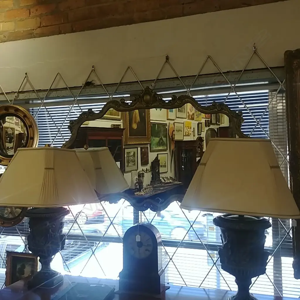 GILT FRAMED MIRROR Image 1++