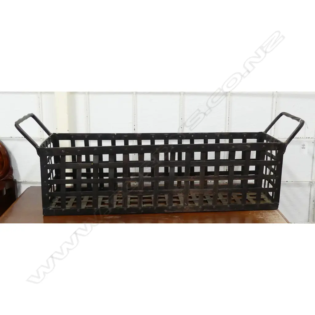 METAL BASKET Image 1++