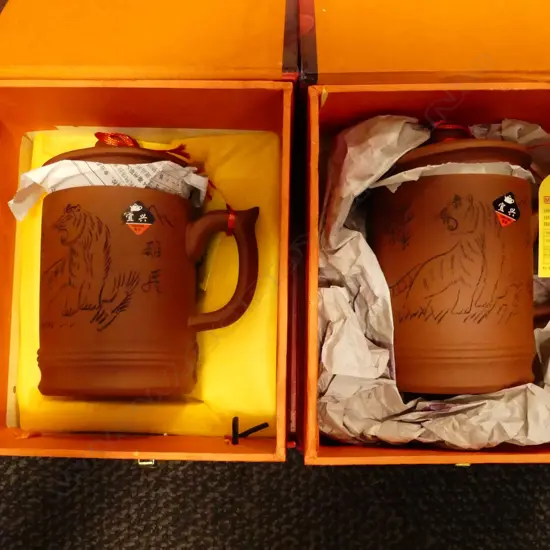 2 CHINESE LIDDED CUPS
