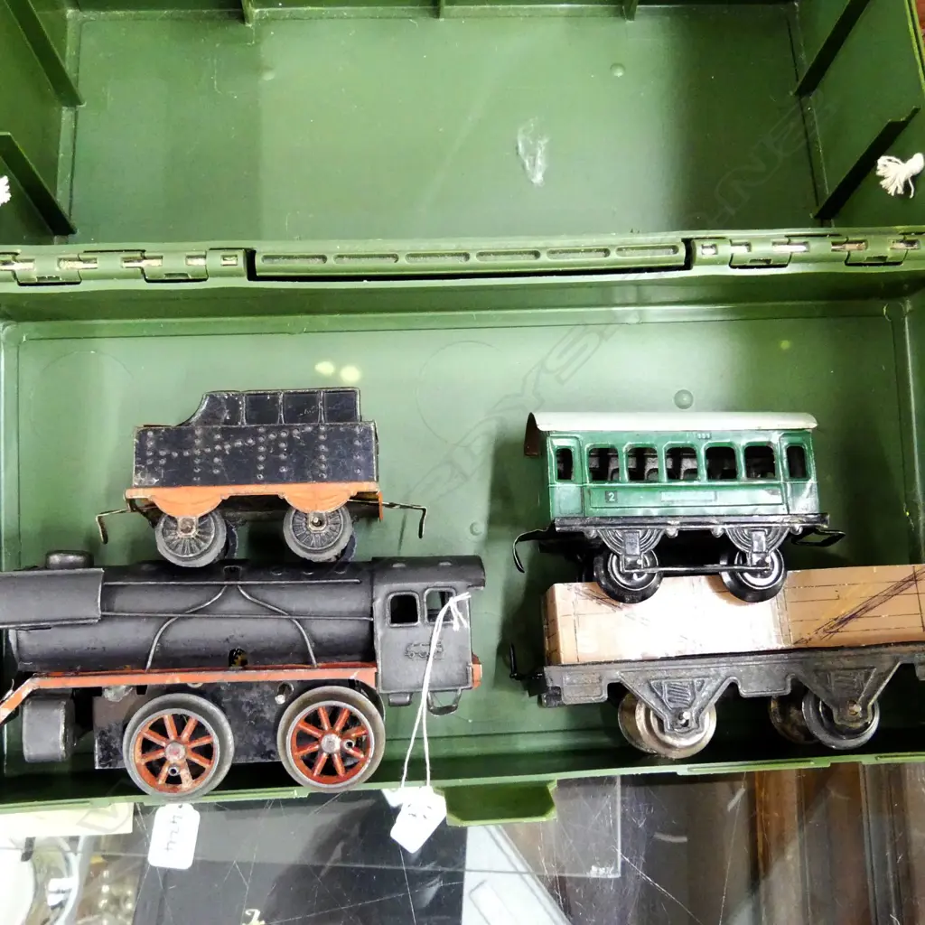 GERMAN CLOCKWORK TRAIN SET MARKLIN? C.1930 Image 1++