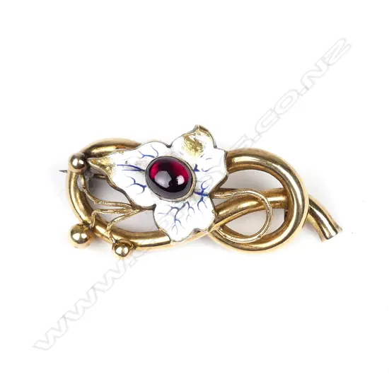 15CT ENAMEL & CABOCHON GARNET BROCHE, 8GM