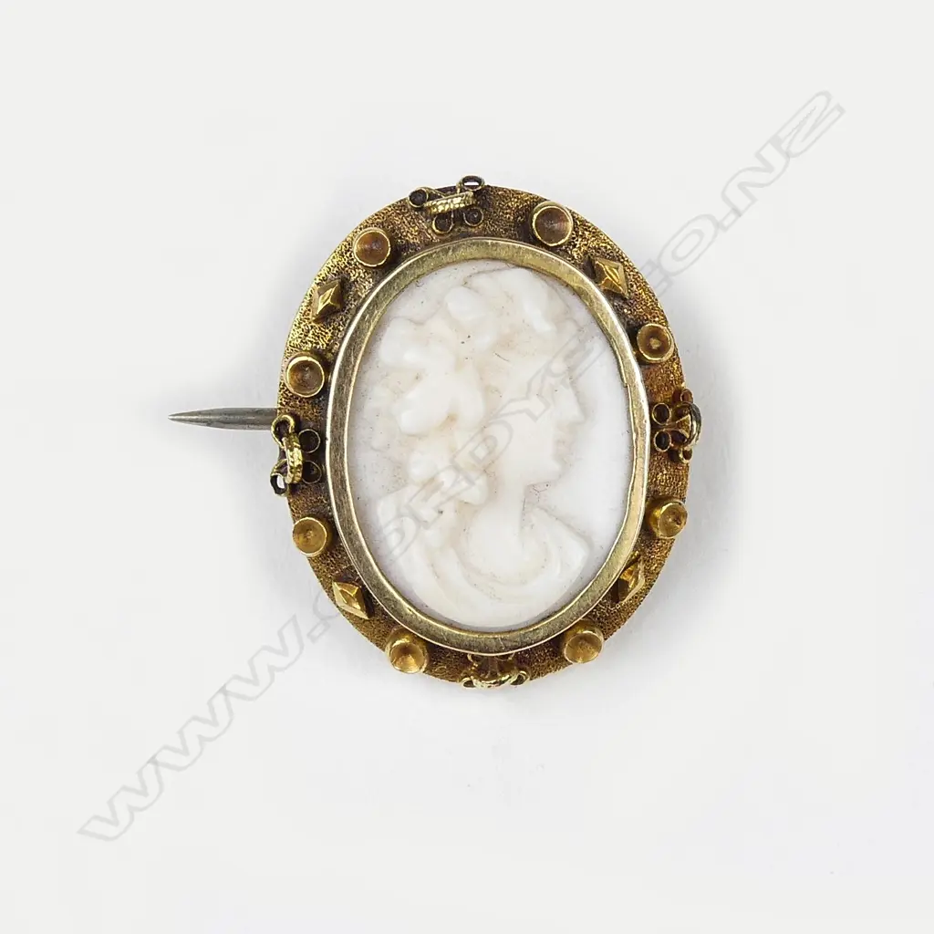 ANTIQUE 15CT CAMEO BROCHE Image 1++