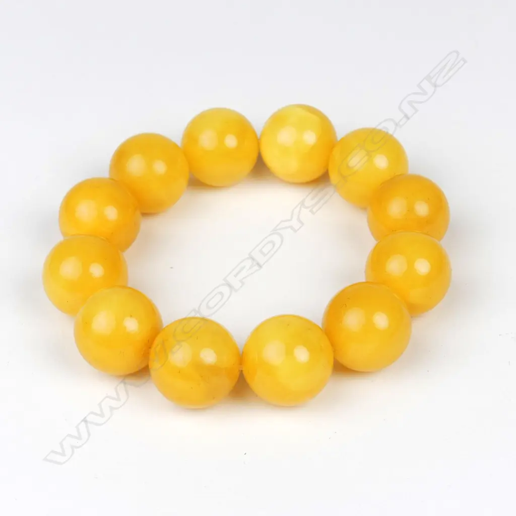 An amber bead bracelet Image 1++