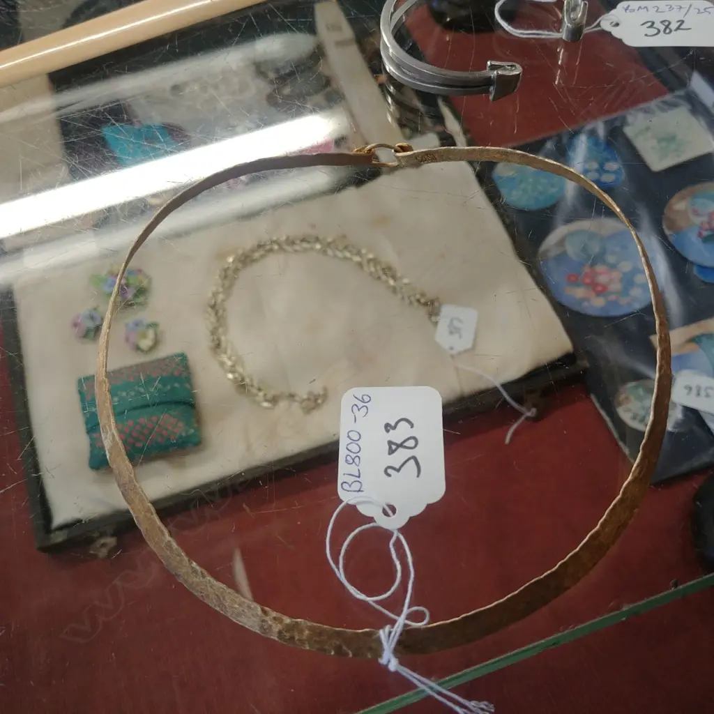 STYLISH GILDED SILVER NECKLET Image 1++