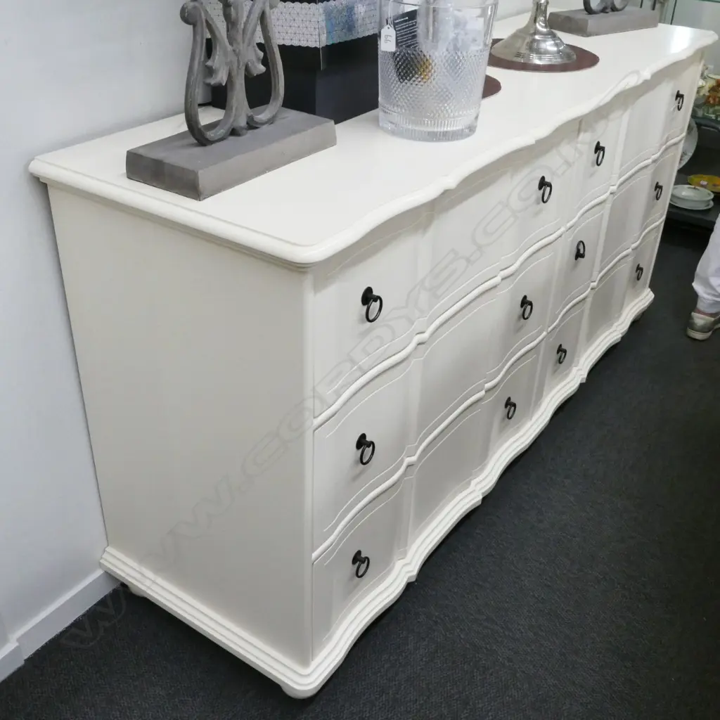 FRENCH CREAM 6 DRAWER SERPENTINE COMMODE Image 1++