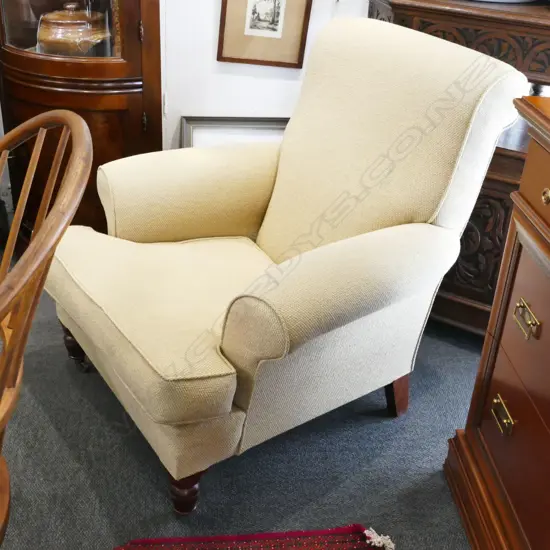 PR ROLL ARM LOUNGE CHAIRS