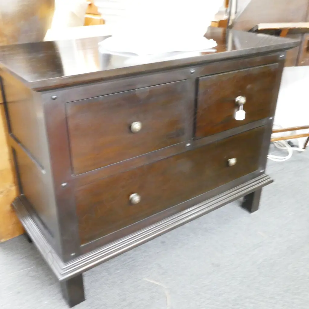 EBONY STAINED 4 DRAWER COMMODE Image 1++