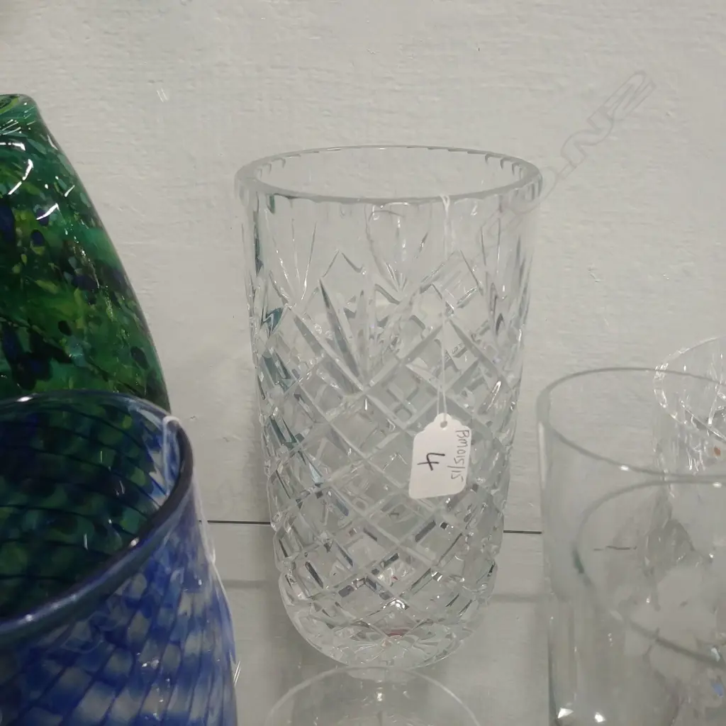 CRYSTAL VASE Image 1++