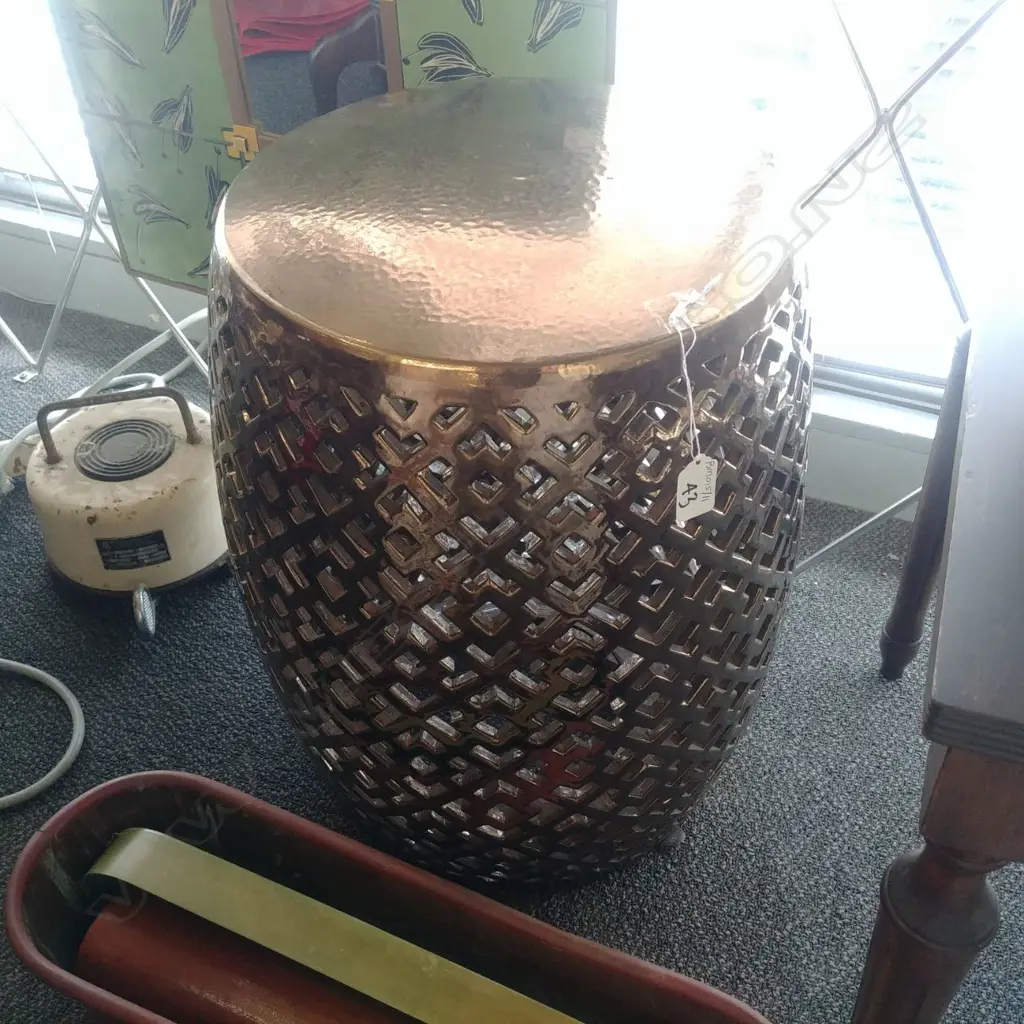 GOLD COLOURED STOOL Image 1++