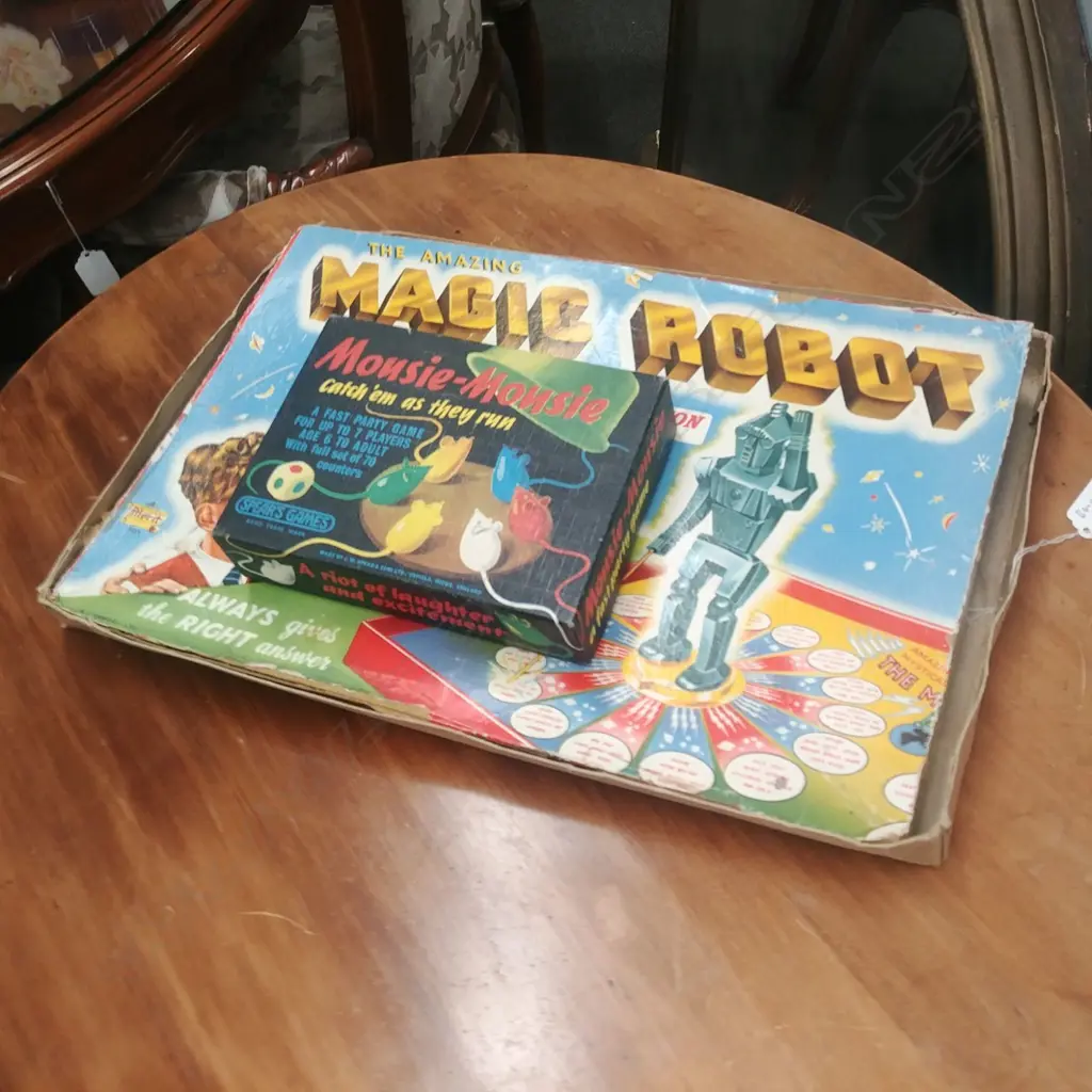 2 BOARD GAMES MAGIC ROBOT/MOUSIE MOUSE Image 1++