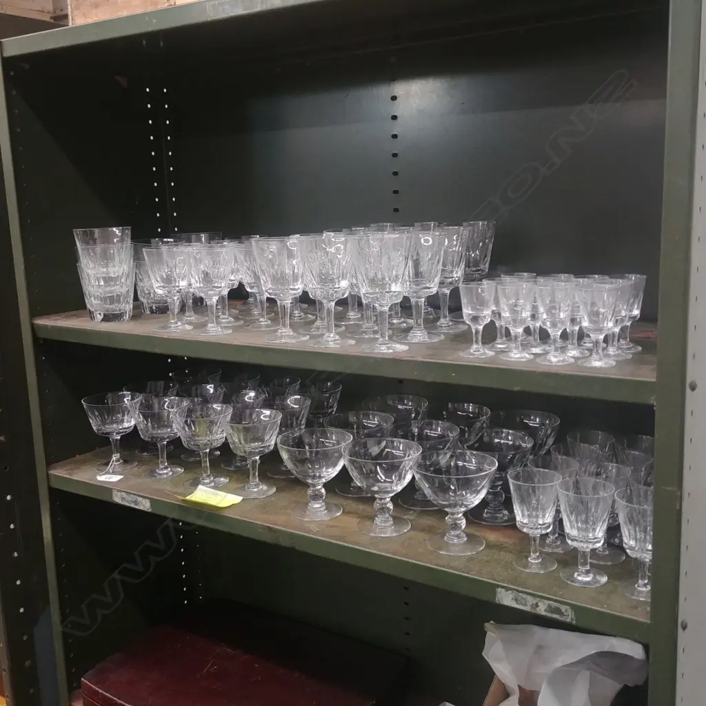LARGE SUITE OF CRYSTAL GLASSES Image 1++