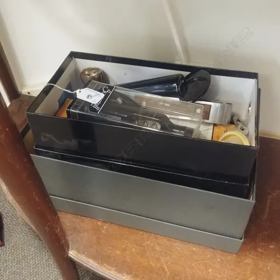 LOT COFFEE CUPS +CORKSCREWS ETC