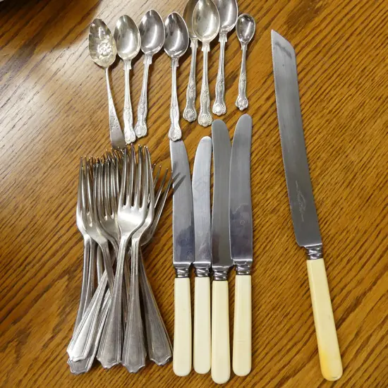 SM BOX EP CUTLERY, INCL RODD