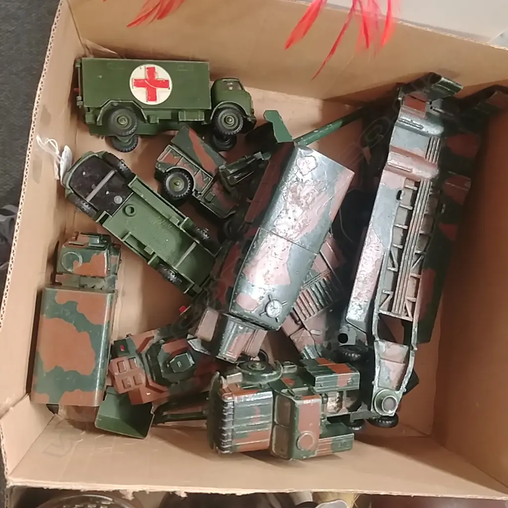 LOT ASST DINKY MILITARY MODELS Image 1++