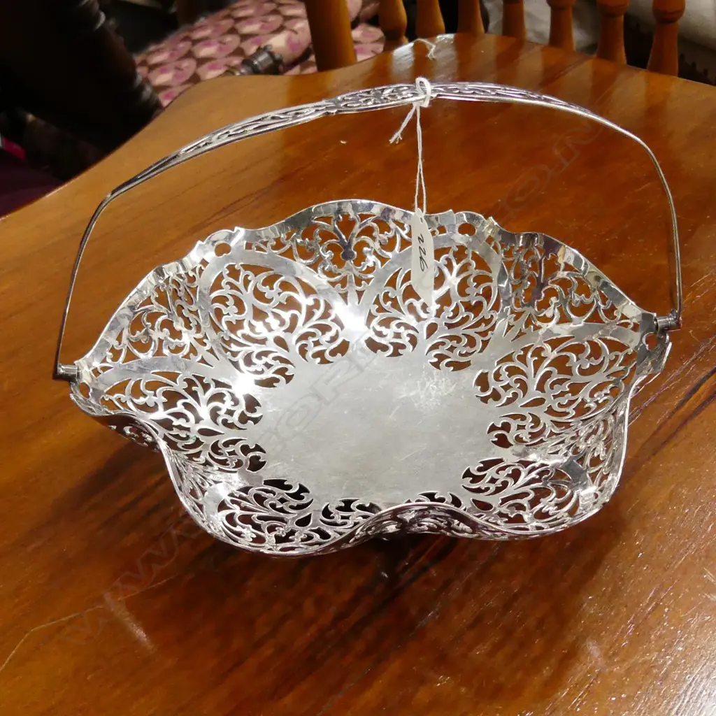 PIERCED EP SWING HANDLE BASKET Image 1++