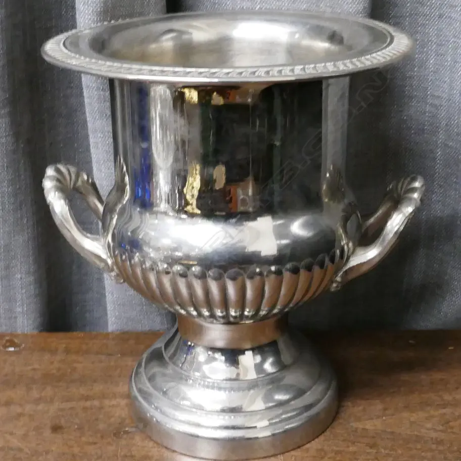 SILVER PLATED ICE BUCKET Image 1++