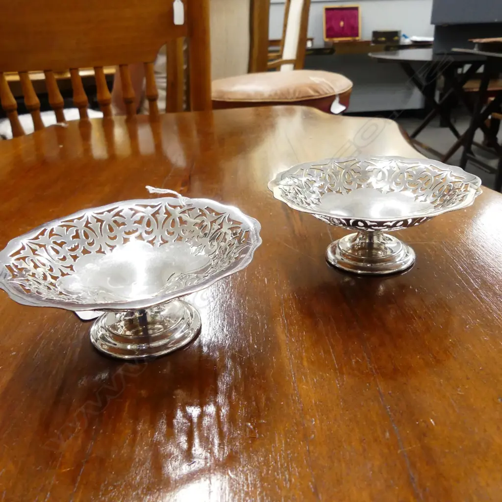 PR SM EP PIERCED FOOTED BASKETS Image 1++