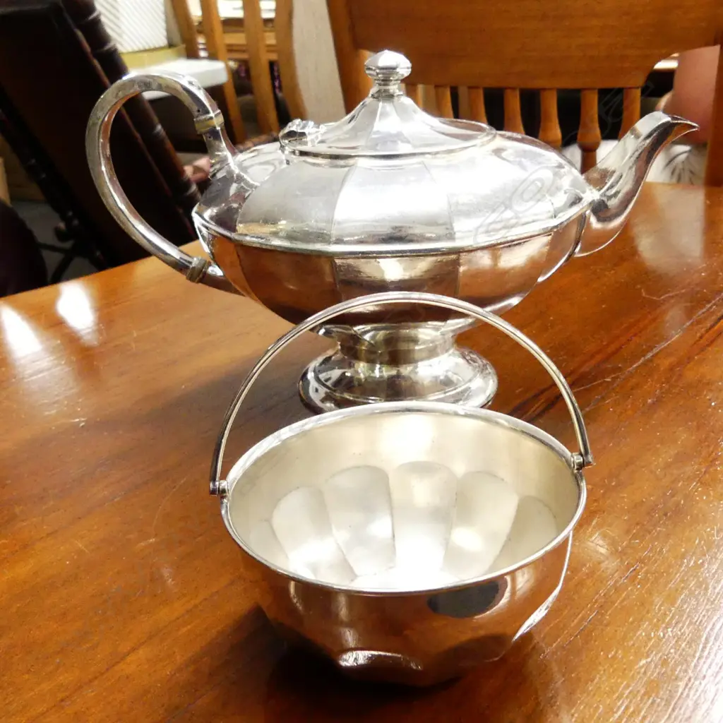 ANT. EP TEAPOT & SW. HANDLE BOWL Image 1++