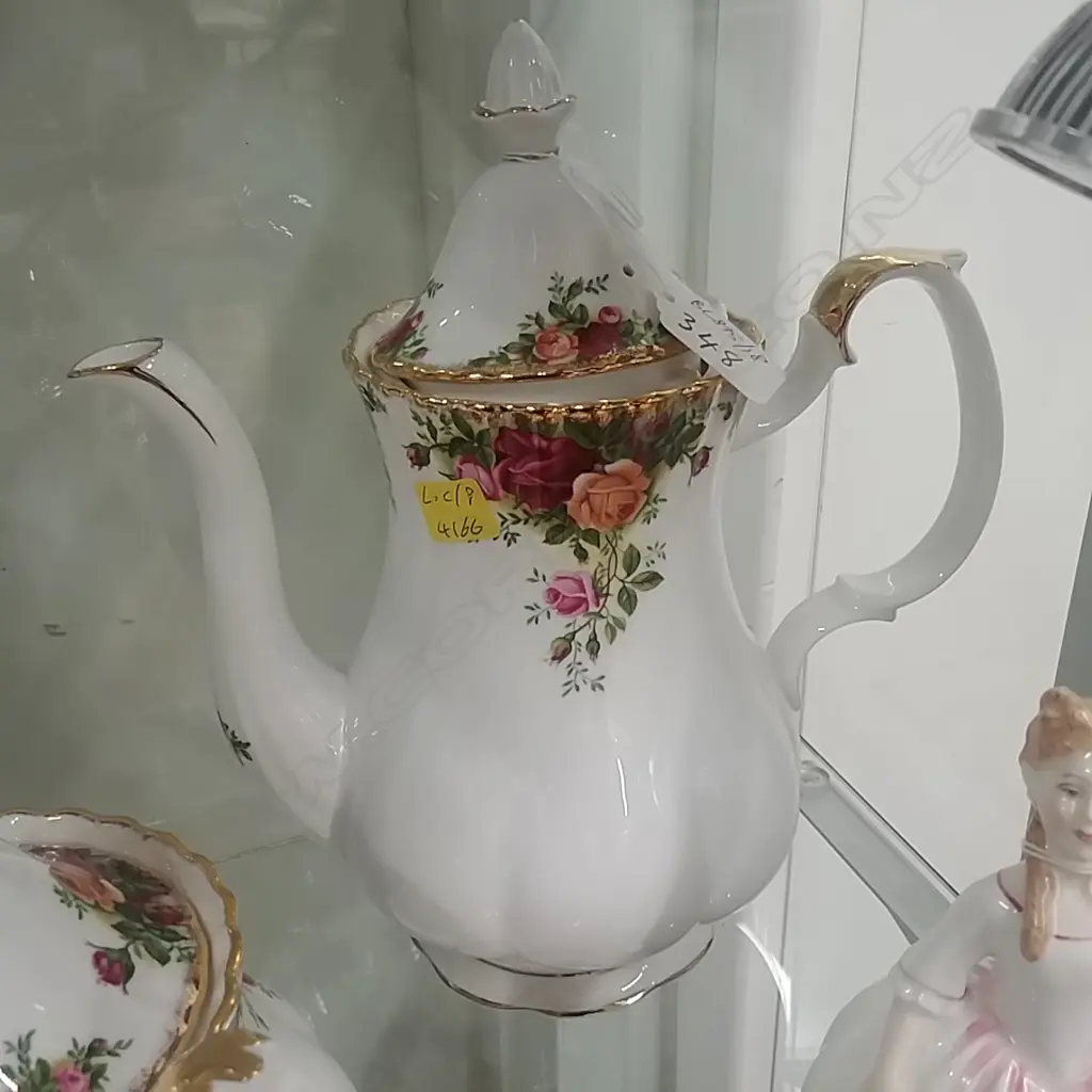 R.A OCR LGE COFFEE POT Image 1++