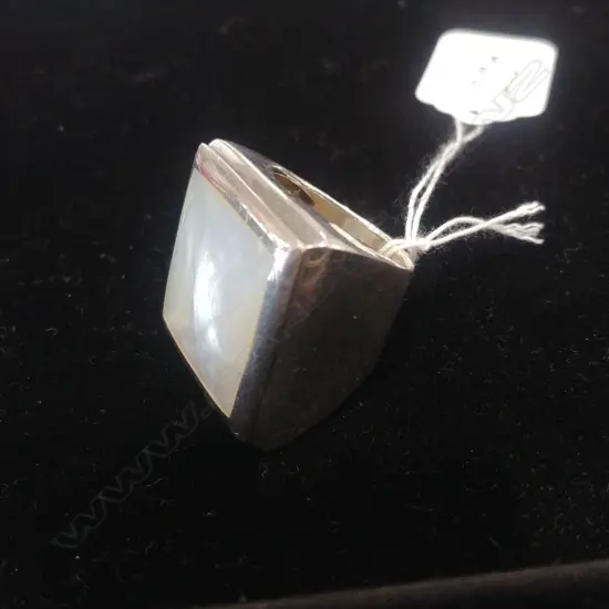 STG SILVER MOP RING