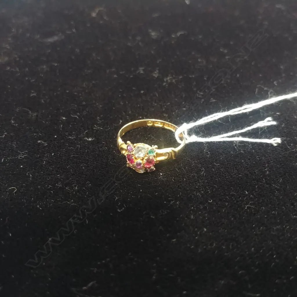 15CT GOLD AND GEMSTONE SET RING Image 1++