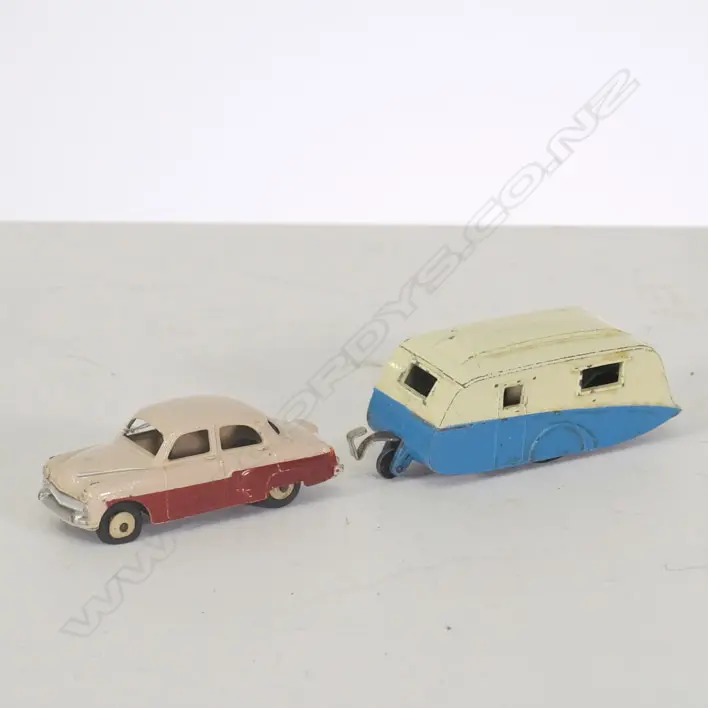 DINKY CARAVAN & VAUXHALL CRESTA (2) Image 1++