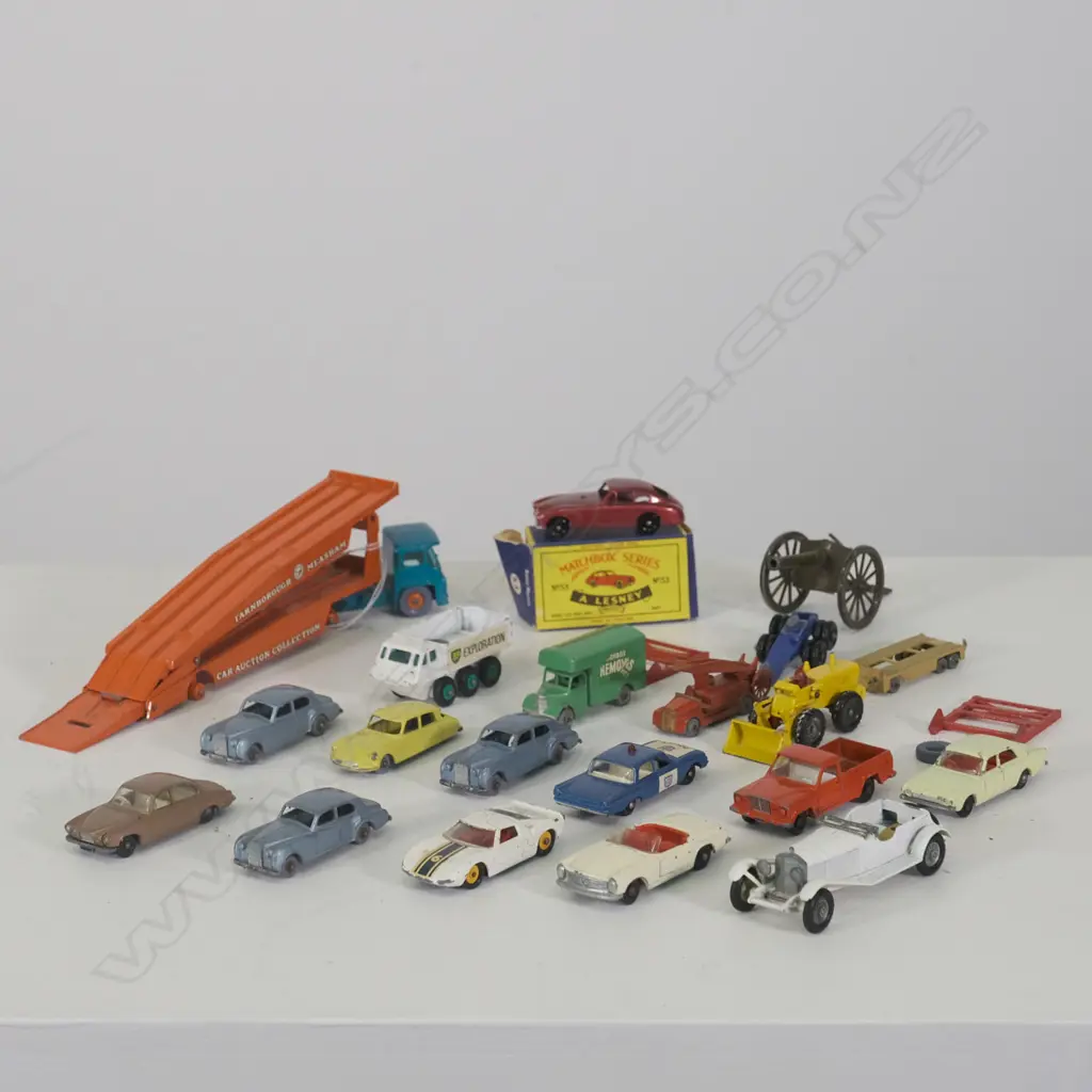 COLLECTION  OF PLAYWORN MECCANO /LESNEY TOYS Image 1++