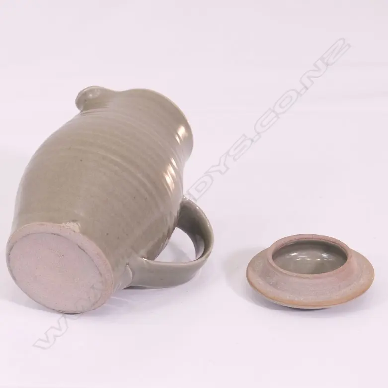 ST IVES POTTERY(BERNARD LEACH) LIDDED COFFEE POT Image 1++