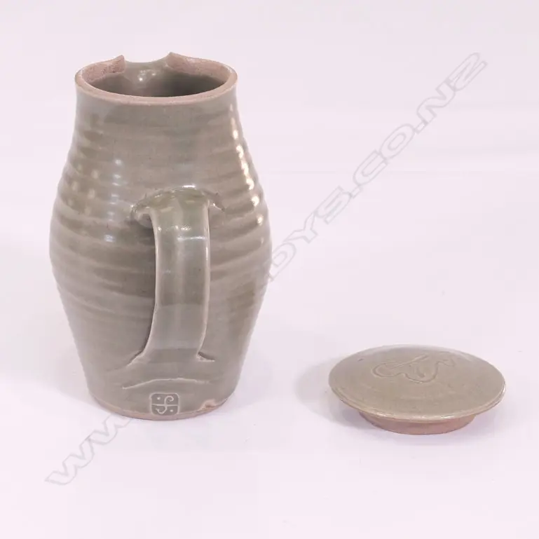 ST IVES POTTERY(BERNARD LEACH) LIDDED COFFEE POT Image 1++