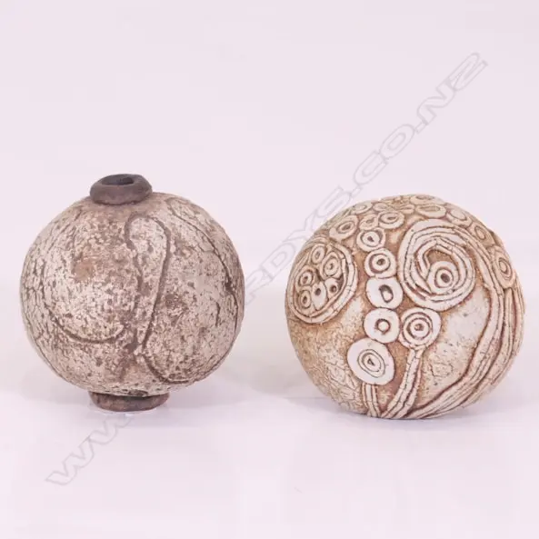 2 ROSEMARY BRITTAIN SPHERICAL VASES Image 1++