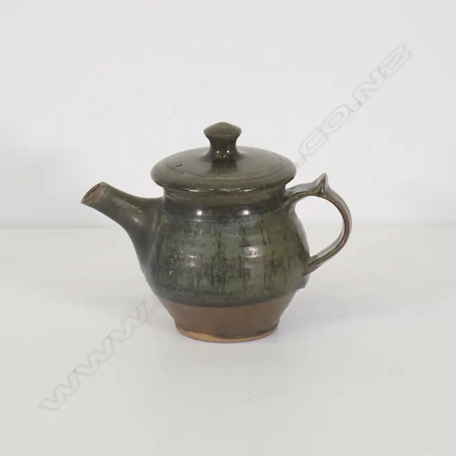 PETER STICHBURY TEAPOT small chip to spout Image 1++