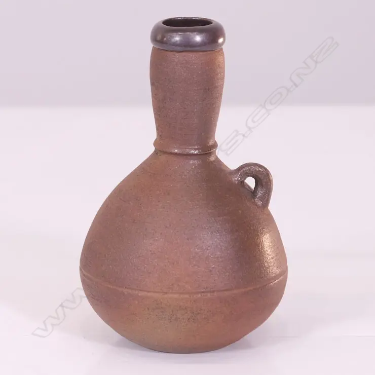 NOLA BARRON BOTTLE VASE Image 1++