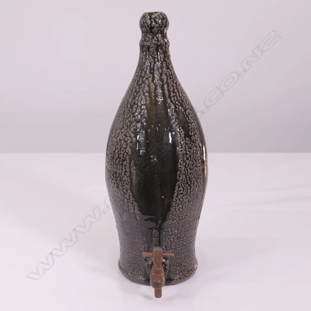 DENIS O'CONNOR LGE SALT GLAZE POT Image 1++