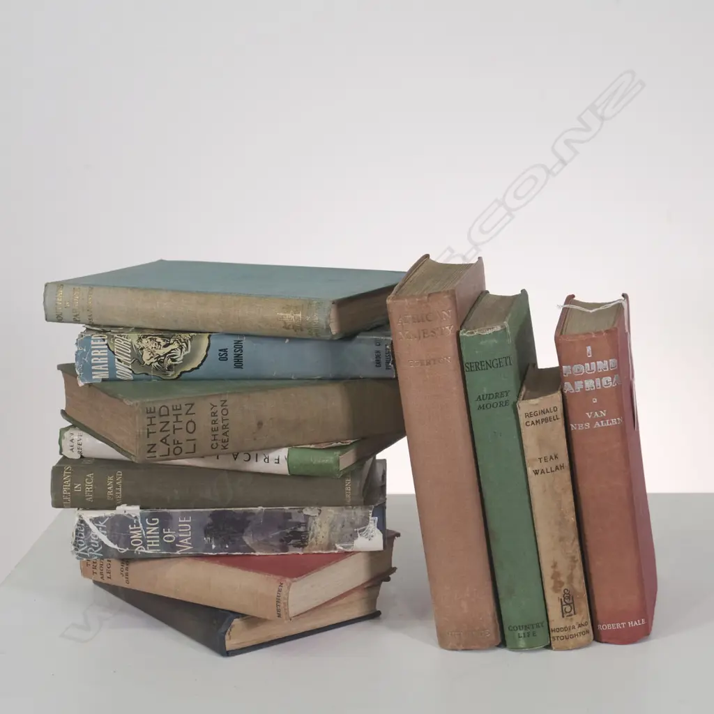 COLLECTION BOOKS - AFRICA (12) Image 1++