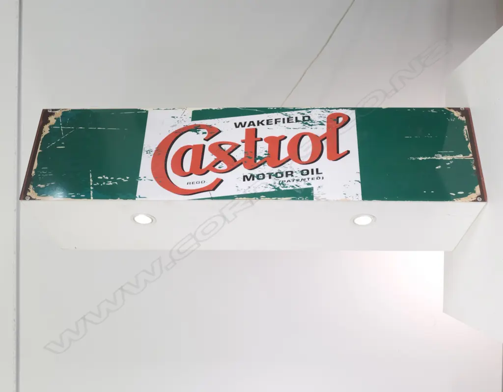 ILLUMINATED CASTROL MOTOR OIL SIGN, L. 1200MM Image 1++